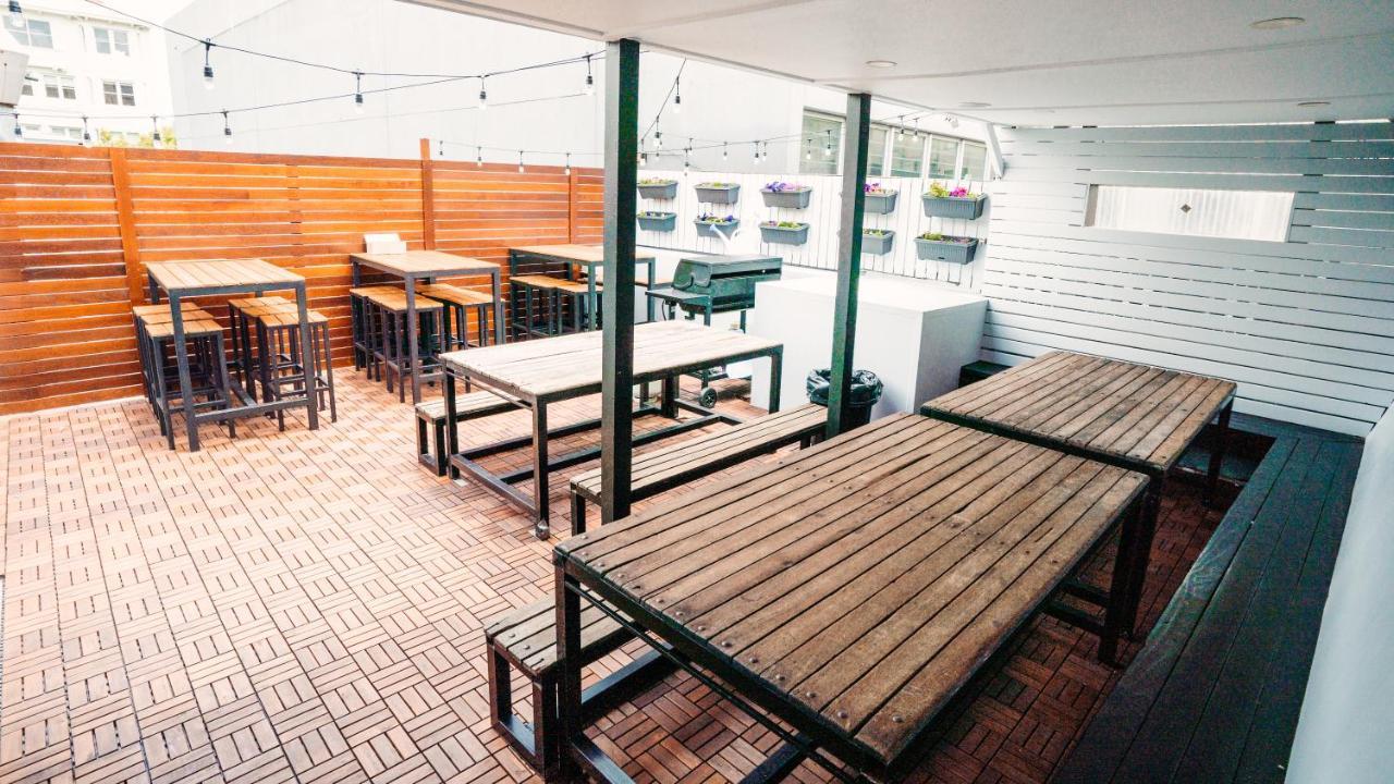 Mad Monkey Downtown Hostel Sydney Exterior photo